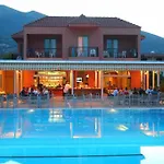 Ξενοδοχείο Athos 2*