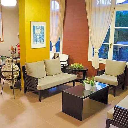Athos Hotel 2*