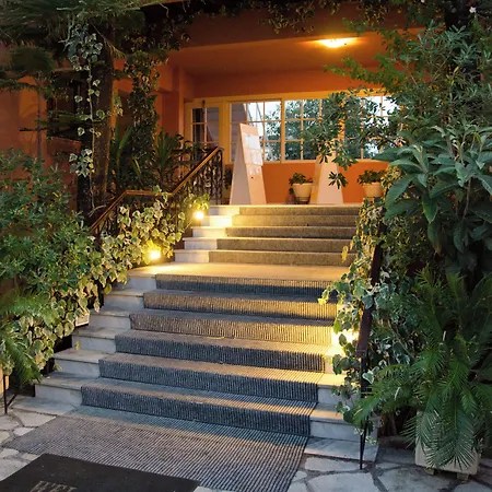 Hotel Athos 2*