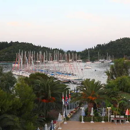 Athos Hotell Nidhrion